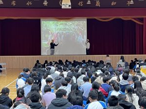 20260313週會演講紅鼻子醫生服務經驗分享代表照片