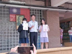 頒獎-112年度臺北市國民中小學相聲比賽代表照片