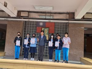 頒獎-臺北市112學年度學生美術比賽(8年級)代表照片