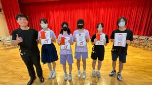 第41屆畢業紀念冊封面甄選頒獎代表照片